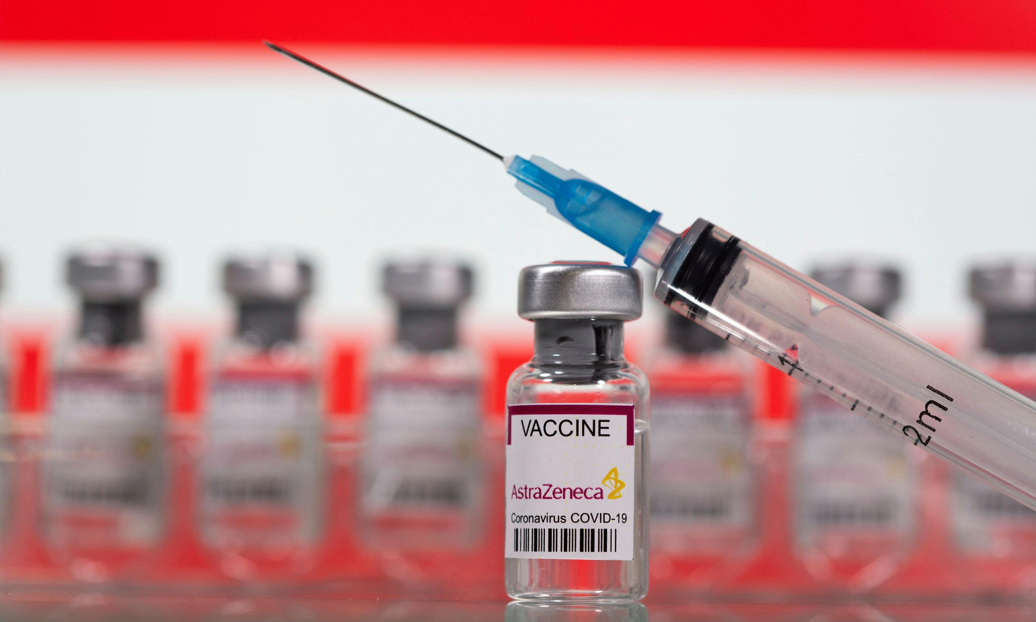 一剂阿斯利康冠状病毒疫苗。 爱尔兰副首席医疗官强调，没有证据表明它引起了血液凝块。
